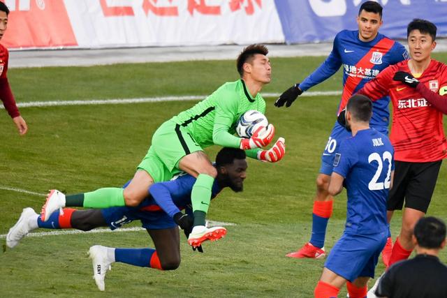 世界杯，末节15-29崩盘 中国男篮被逆转 篮板47-71输太多了 1人8中0